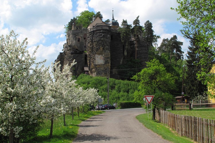 Skalní hrad Sloup v Čechách
